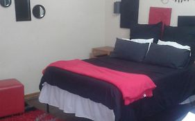 Larona Inn